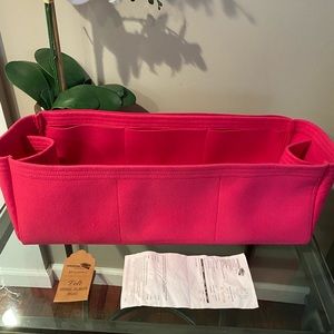 🛑SOLD🛑 Original Club Pink Keepall 50 organizer